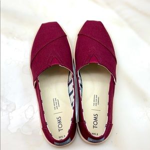 TOMS SHOES Brand New in Box